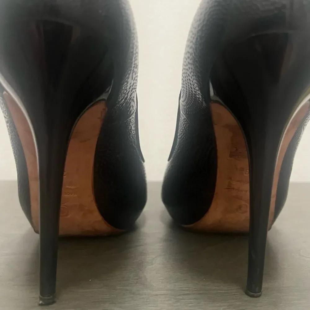 Alexander McQueen Leather Designer Stiletto Heels Womens 8 Black Paisley Luxury